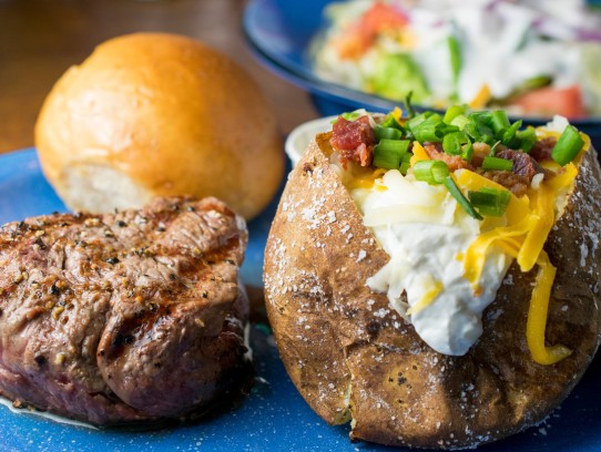 Brown Gravy Recipe for Hamburger Steak: A Comfort Food Delight